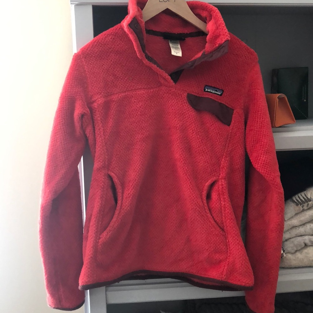 Red Patagonia pull over